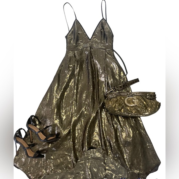 TALULAH Dresses & Skirts - TALULAH METALLIC GOLD DRESS!